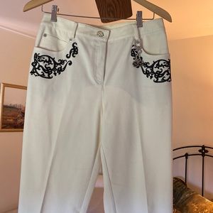 St. John casual dress pant. With pocket detail.